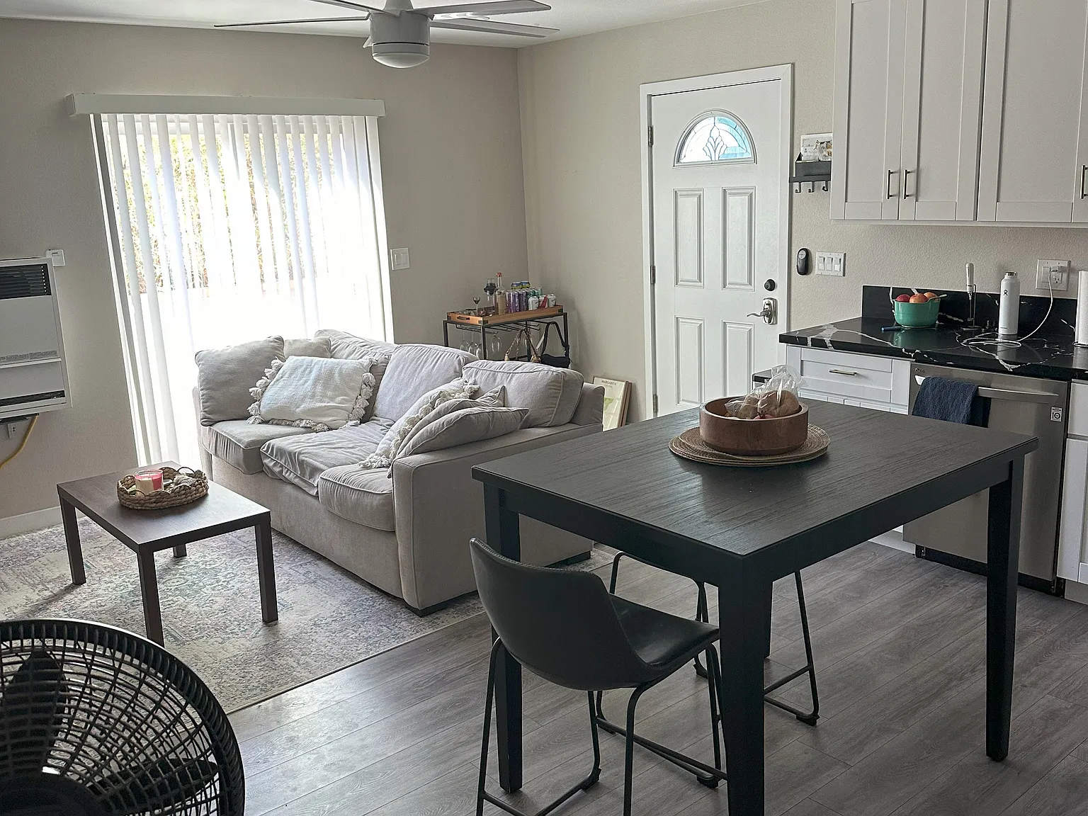 4 bed, 1200 sqft, $6,400 — Photo 4