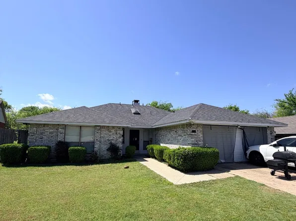 951 N Brookside Dr, Cedar Hill, TX 75104