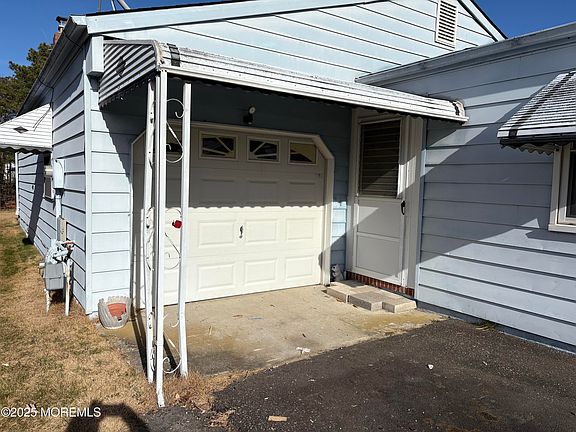 2nd image of 55 Selkirk Avenue