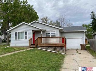104 E Moffitt St, Seward, NE 68434