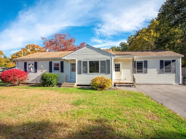 12 Thurston St, Foxboro, MA 02035