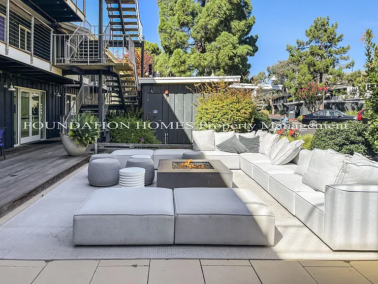 100 Barbaree Way — Photo 15