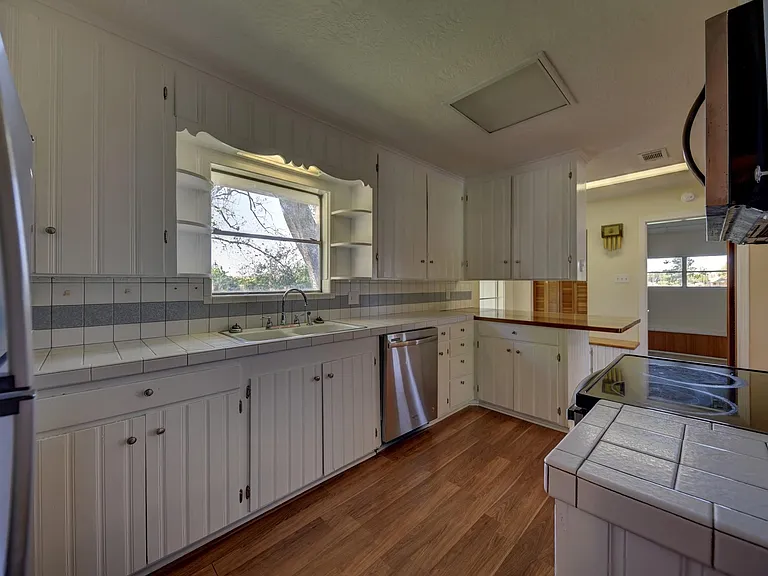 415 Silliman St — Photo 4