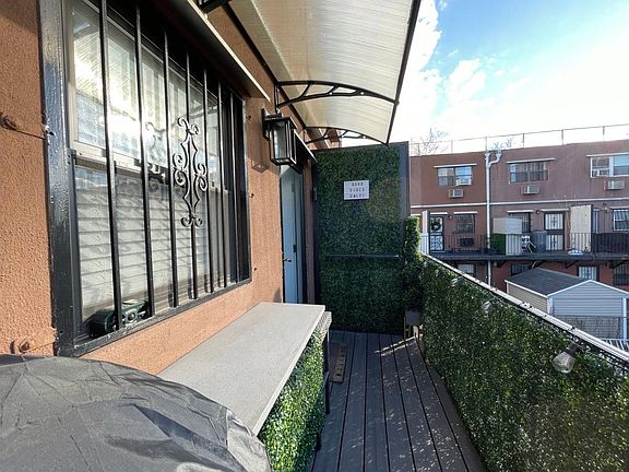 2nd image of 821 Underhill Ave
