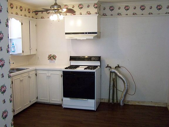 5th image of 121 East Ave