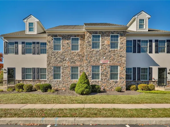 1814 Merlot Dr #B, Easton, PA 18045