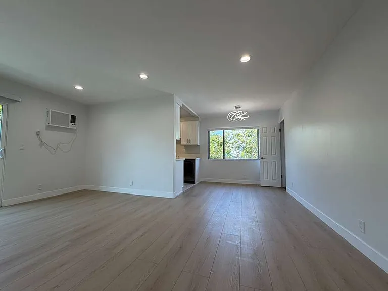 7607 Norton Ave — Photo 1