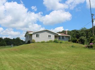 11696 White Rd, Ravenna, MI 49451