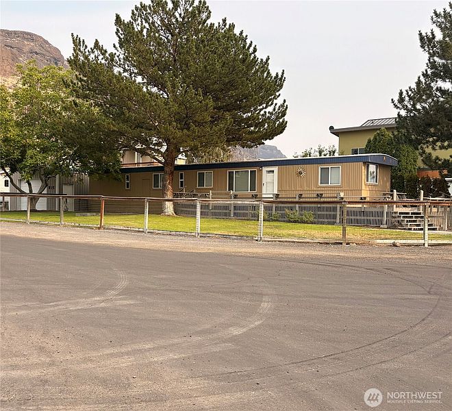 2nd image of 785 Chukar Place SW