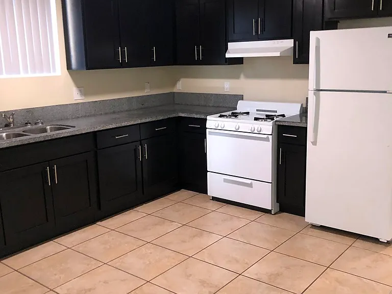 6522 Denver Ave — Photo 4