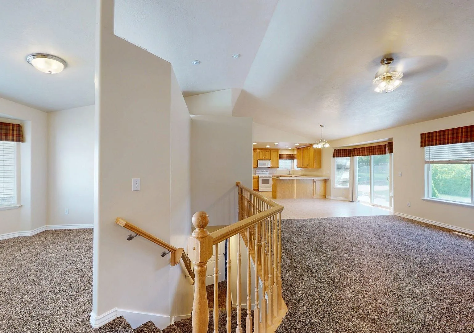 Herriman Rambler with Basement Apartment — Photo 3