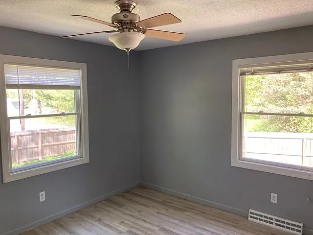 2 bed, $1,350 — Photo 4