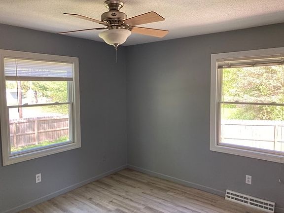 4th image of 117 Buckingham Rd #1