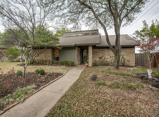 8402 Stableglen Dr, Dallas, TX 75243