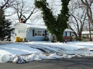 121 Sandy Beach Dr, Pasadena, MD