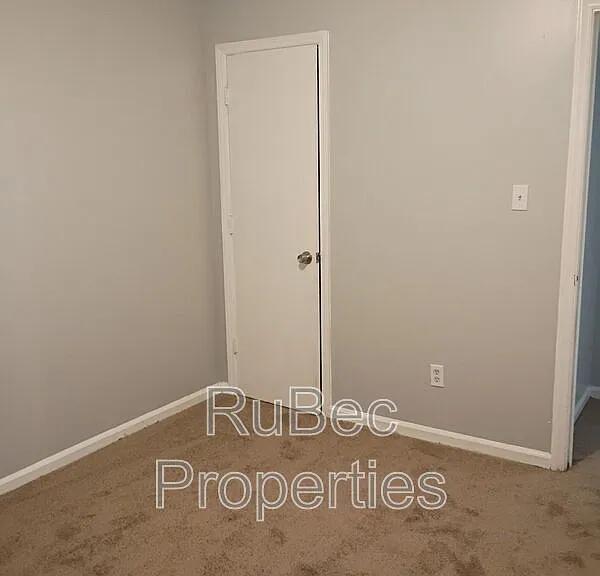 458 S Weldon St — Photo 5
