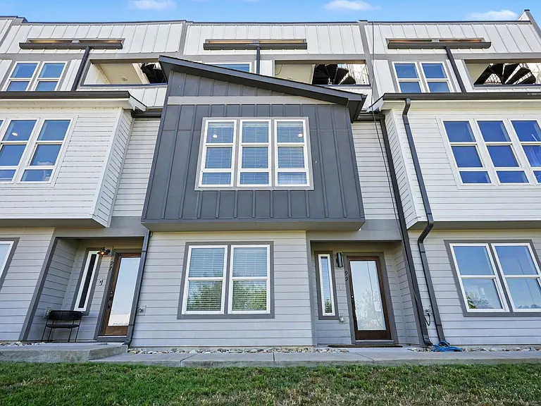 99 Fern Ave — Photo 3