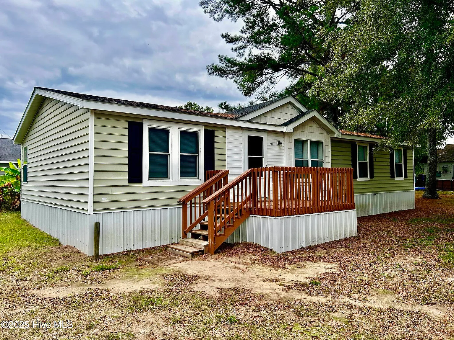 4 bed, 2.0 bath, $1,600 — Photo 1