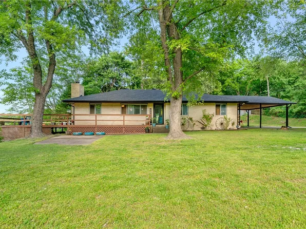 1902 S Pianalto Rd, Springdale, AR 72762