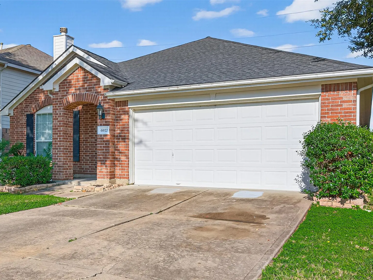 4 bed, 2.0 bath, 1962 sqft, $2,200 — Photo 4