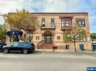 2913 Jeannette St, Union City, NJ 07087