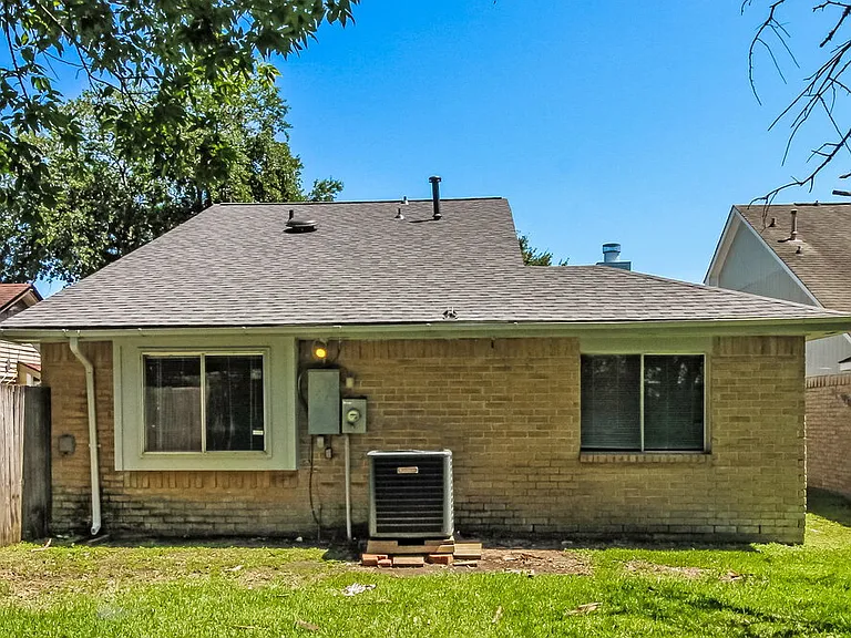 901 Briarcreek Dr — Photo 16