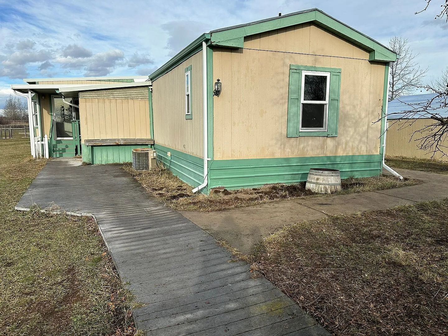 3 Bed / 2 Bath on One Acre Garage Included — Photo 2