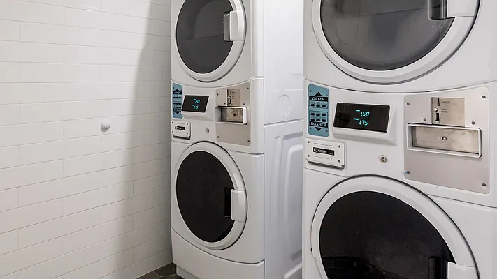 Rented by Nooklyn NYC LLC | media 18