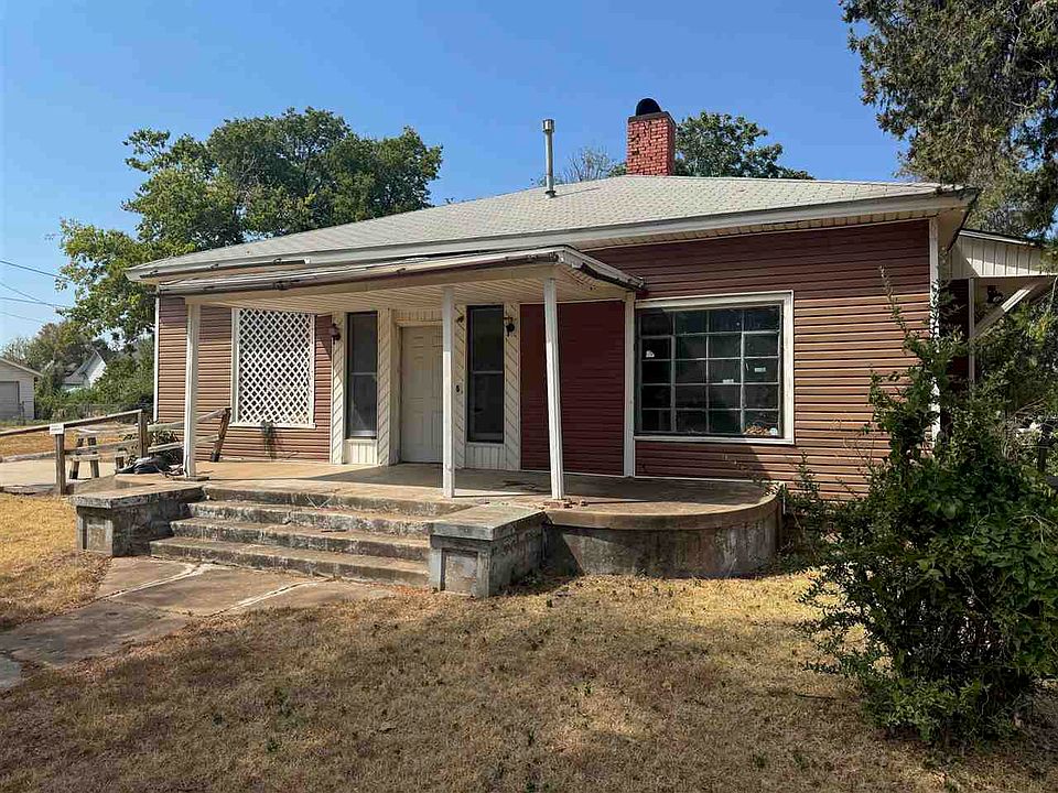 2nd image of 602 SW Park Ave