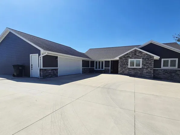 2620 Carbonado Rd, Oskaloosa, IA 52577