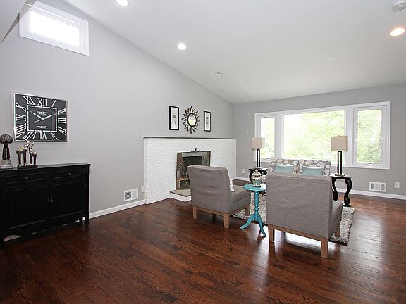 4th image of 45 Lowell Ave