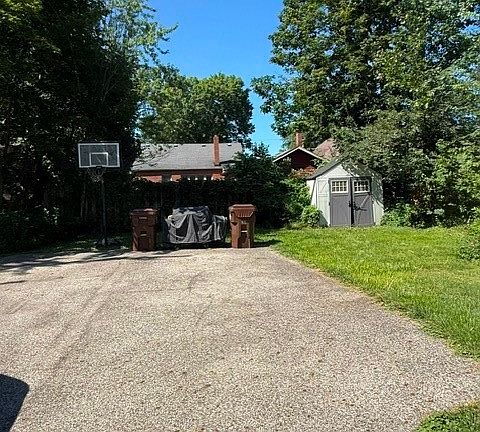 3rd image of 178 Argyle Ave