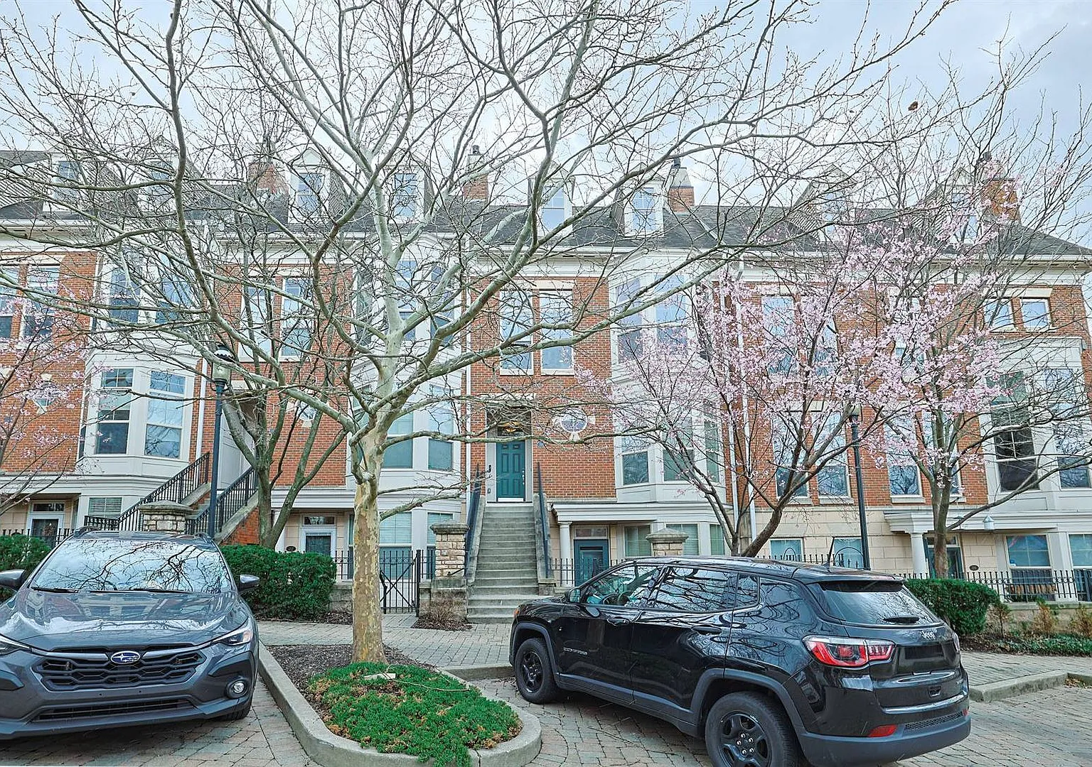 2 bed, 1.0 bath, 1109 sqft, $1,990 — Photo 1