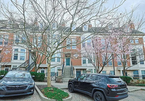 215 Stetson St Photo 1