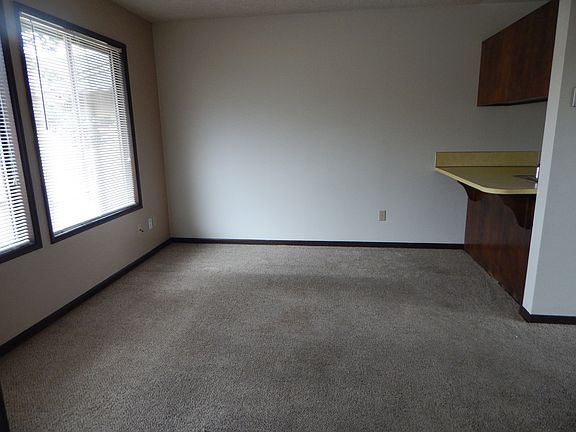 2nd image of 3024 Maryland St APT 15