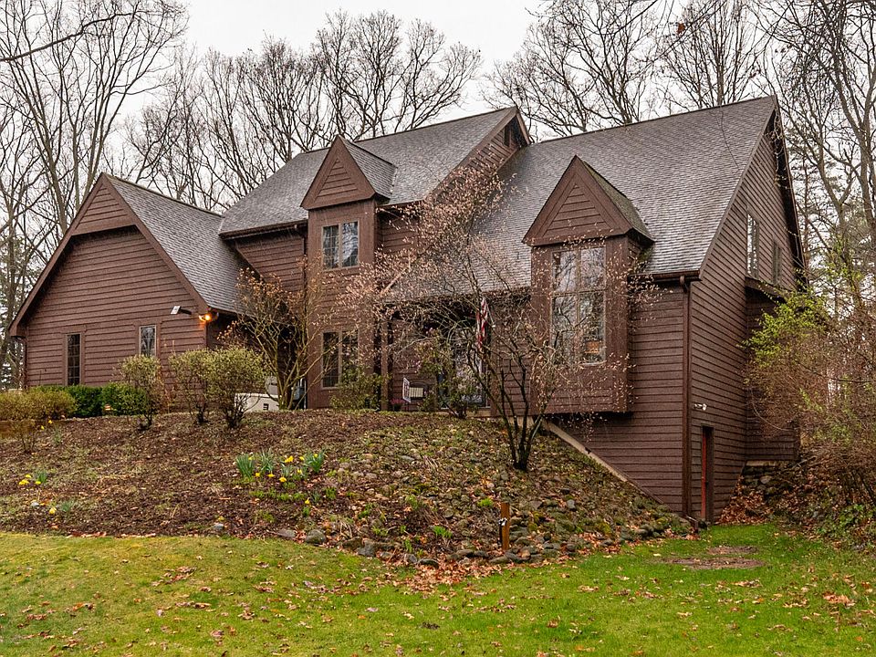 1st image of 675 Wald Strasse St