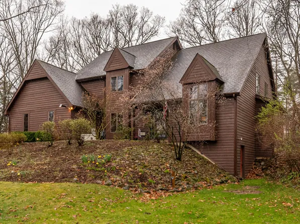 675 Wald Strasse St, Manchester, MI 48158
