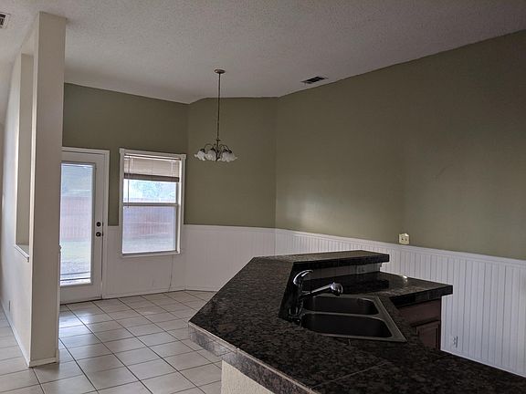 5th image of 6409 Hampstead Dr