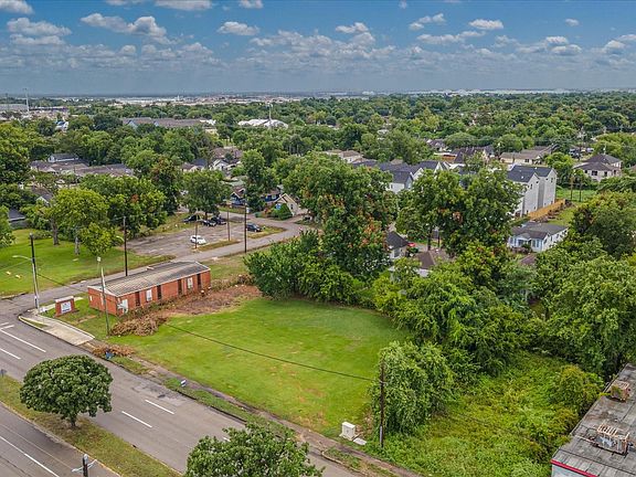 3rd image of 2016 Lockwood Dr
