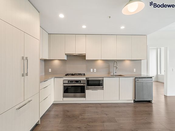 2nd image of 4465 Juneau St