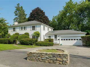 284 Nayatt Rd, Barrington, RI 02806