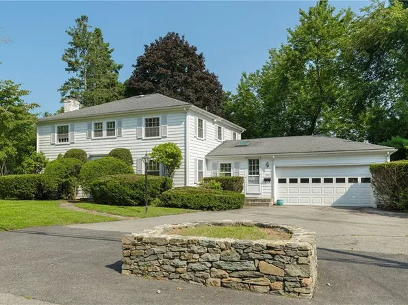 284 Nayatt Rd, Barrington, RI 02806