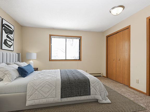 Anoka, MN Dellwood Estates | Bedroom