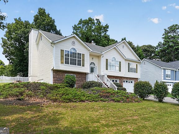 2nd image of 10683 Redbud Ln