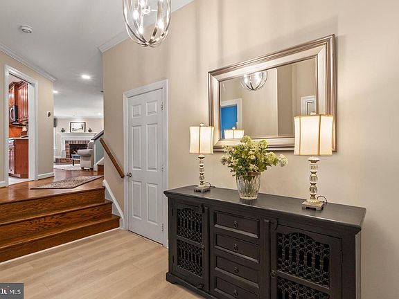 3rd image of 5203 Cottingham Pl