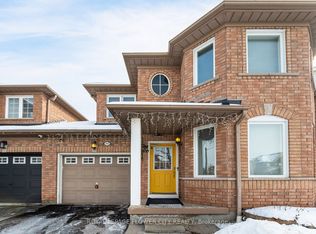 3040 Bentley Dr, Mississauga, ON L5M 6W2