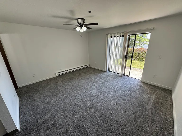 Bryn Mawr Plaza Apartments — Photo 17