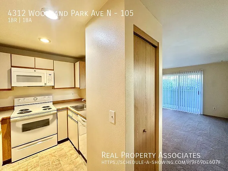 4312 Woodland Park Ave N #105 — Photo 2