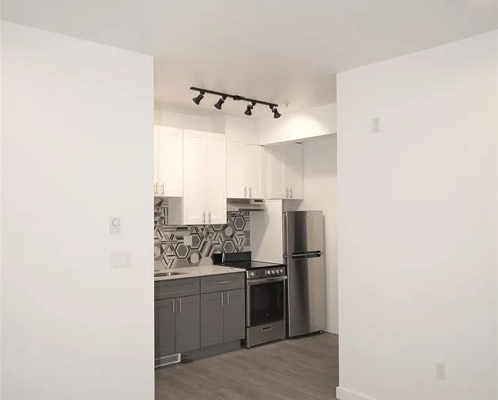 411 Harvard Ave East — Photo 15