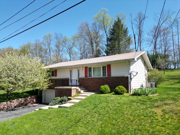 121 Beach Ln, Fairmont, WV 26554